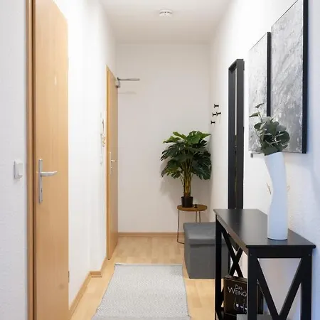 Mit Netflix, Boxspringbett & Terrasse We 17